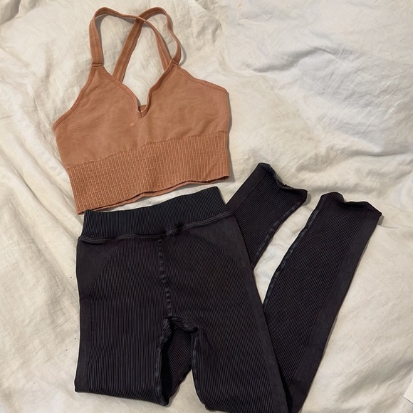 XS/S Free People Movement Set - Picture 2 of 11